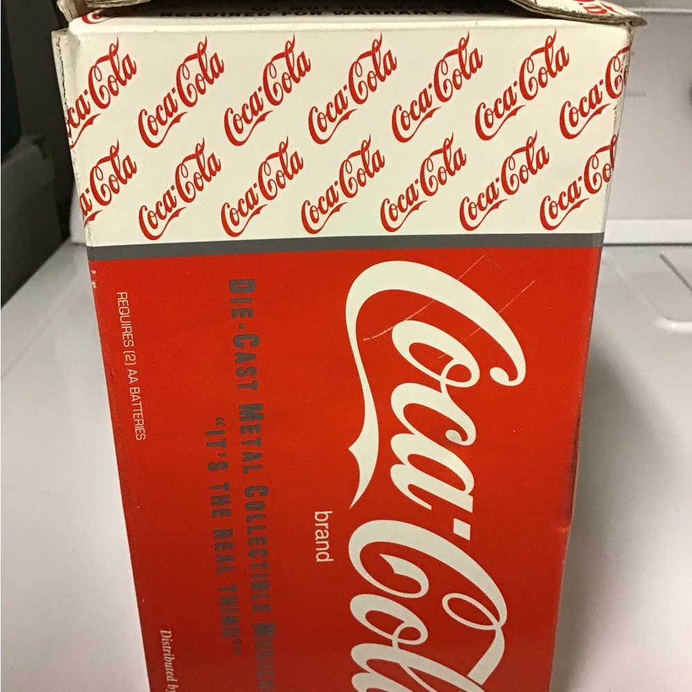 Vintage 1994 Mini Metal Coca Cola Coin Operated Vending Machine 7.5” Bank